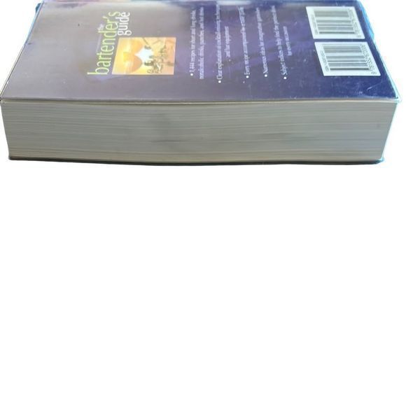 Bartender’s Guide Softcover Book over 1400 recipes for delicious drinks alcohol - Picture 6 of 7